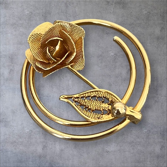 Vintage flower brooch gold tone - Picture 1 of 4